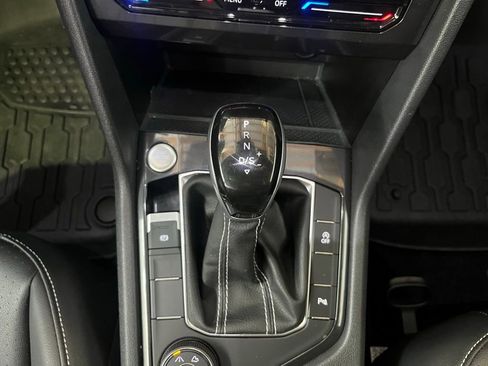 Certified 2024 Volkswagen Tiguan SE R-Line image 17