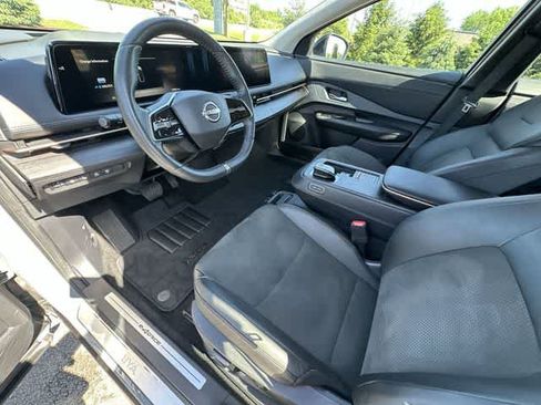 Used 2023 Nissan Ariya AWD image 17