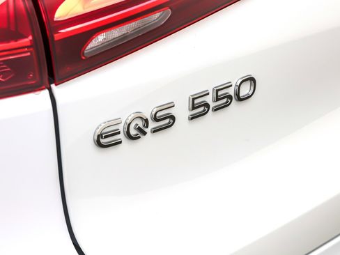 New 2026 Mercedes-Benz EQS 550 4MATIC SUV image 9