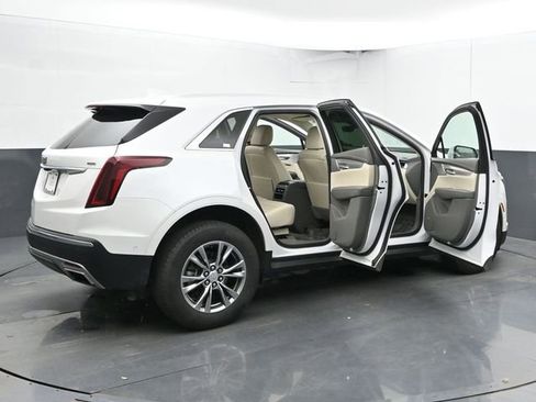 Used 2023 Cadillac XT5 Premium Luxury w/ Technology Package AWD/4WD image 60