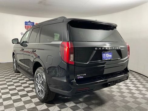 New 2025 Ford Expedition Active image 5