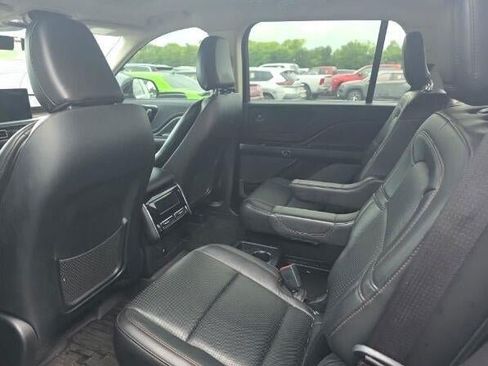 Used 2022 Lincoln Aviator Reserve w/ Elements Package Plus AWD/4WD image 9