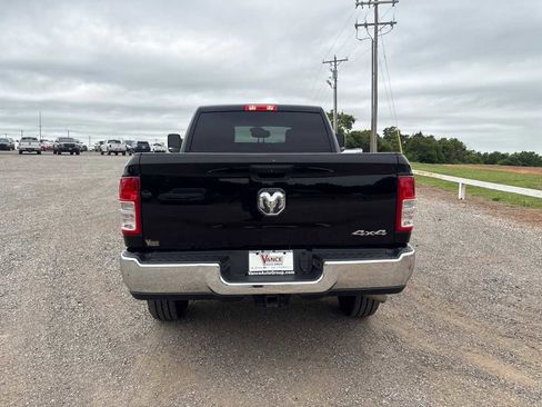 Used 2021 RAM 2500 Tradesman w/ Chrome Appearance Group AWD/4WD image 2