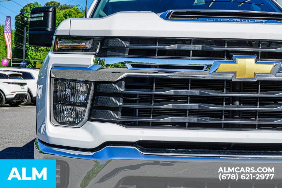 Used 2025 Chevrolet Silverado 2500 LT w/ Convenience Package AWD/4WD image 11