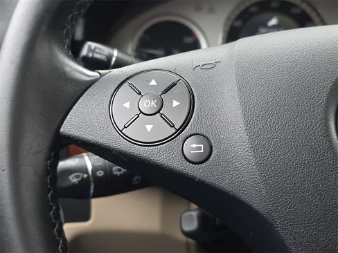 Used 2012 Mercedes-Benz GLK 350 4MATIC image 20