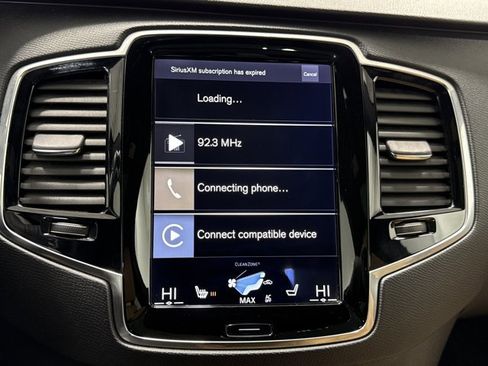 Used 2017 Volvo XC90 T6 Momentum w/ Vision Package AWD/4WD image 18