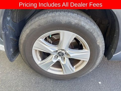 Used 2021 Toyota Highlander LE AWD/4WD image 15