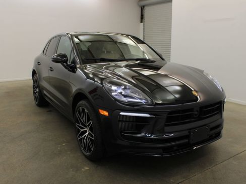 Certified 2023 Porsche Macan S AWD/4WD image 9