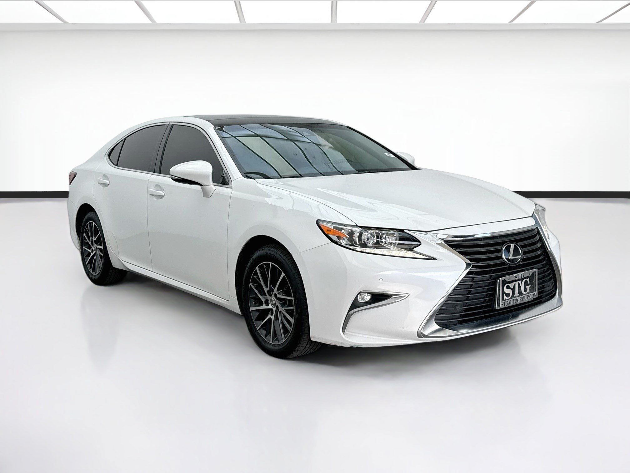 Used 2016 Lexus ES 350 w/ Navigation System Package FWD image 3