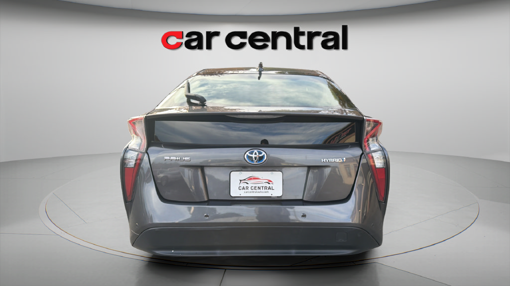 Used 2018 Toyota Prius Two w/ Prius Two Safety Plus Package FWD image 4