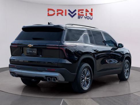New 2026 Chevrolet Traverse LT w/ LPO, Floor Liner Package FWD image 5
