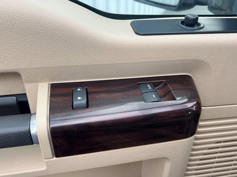 Used 2008 Ford F250 Lariat image 11