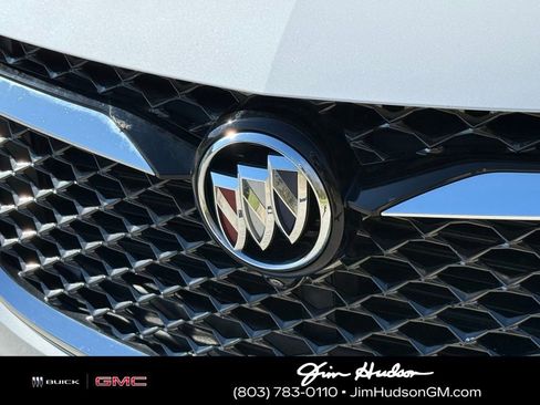 Used 2024 Buick Enclave Avenir w/ Avenir Technology Package image 8