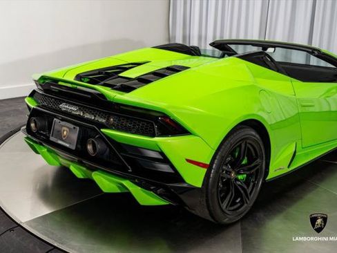 Used 2021 Lamborghini Huracan EVO RWD image 25