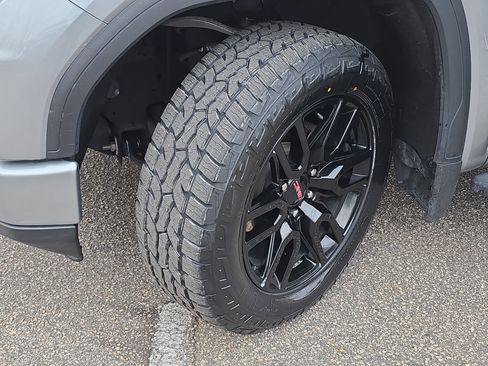 Used 2024 GMC Sierra 1500 Elevation image 31