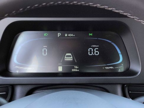 Used 2025 Hyundai Elantra Sport image 33