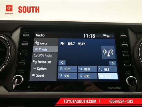 Used 2022 Toyota Tacoma TRD Sport image 15