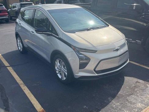 Used 2023 Chevrolet Bolt LT FWD image 4