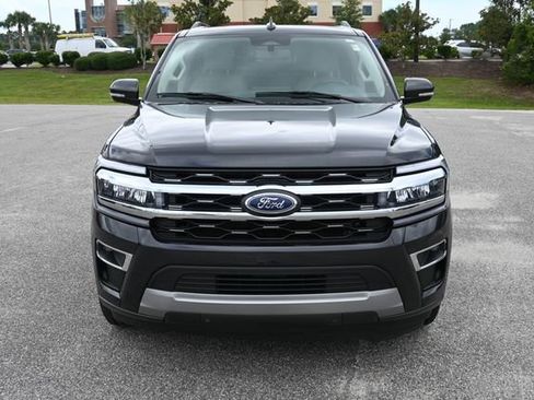 Used 2024 Ford Expedition Limited image 8