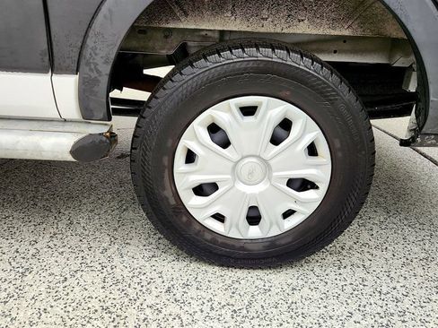 Used 2025 Ford Transit 250 Low Roof w/ Exterior Upgrade Package RWD image 8