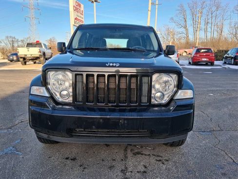 Used 2012 Jeep Liberty Sport image 2