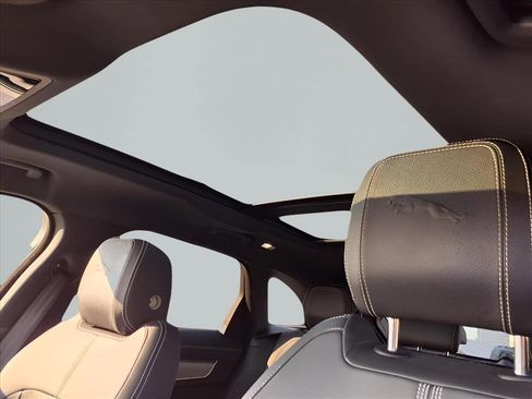 Used 2025 Jaguar F-PACE R-Dynamic S image 24