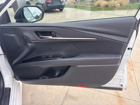 Used 2025 Toyota Camry LE w/ Convenience Package image 28