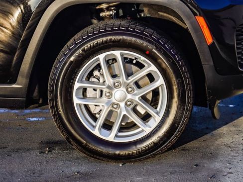 New 2025 Jeep Grand Cherokee Laredo X w/ Luxury Tech Group I image 11