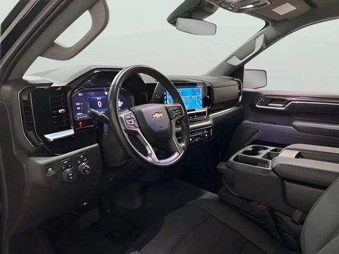 Used 2025 Chevrolet Silverado 1500 LT AWD/4WD image 15