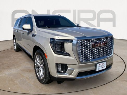 Used 2022 GMC Yukon XL Denali image 4