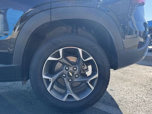 Used 2024 Chevrolet Trax LT w/ Driver Confidence Package image 5