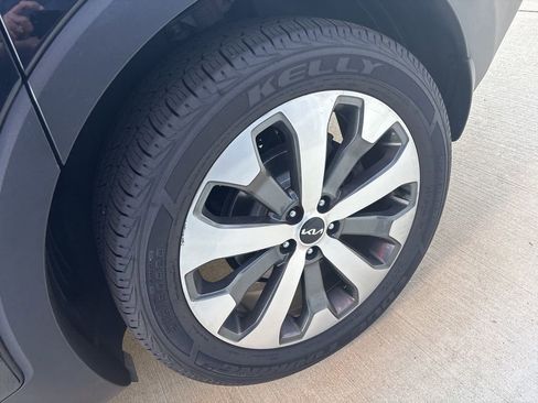 Used 2022 Kia Telluride S image 15