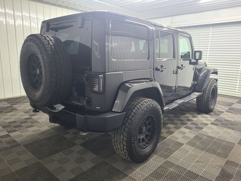Used 2012 Jeep Wrangler Unlimited Sahara AWD/4WD image 8