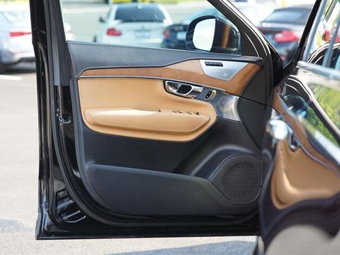 Used 2016 Volvo XC90 T6 image 34