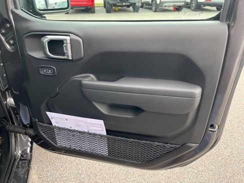 New 2026 Jeep Gladiator Sport image 10