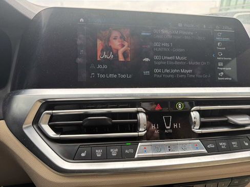 Used 2021 BMW 330e xDrive w/ Premium Package image 16