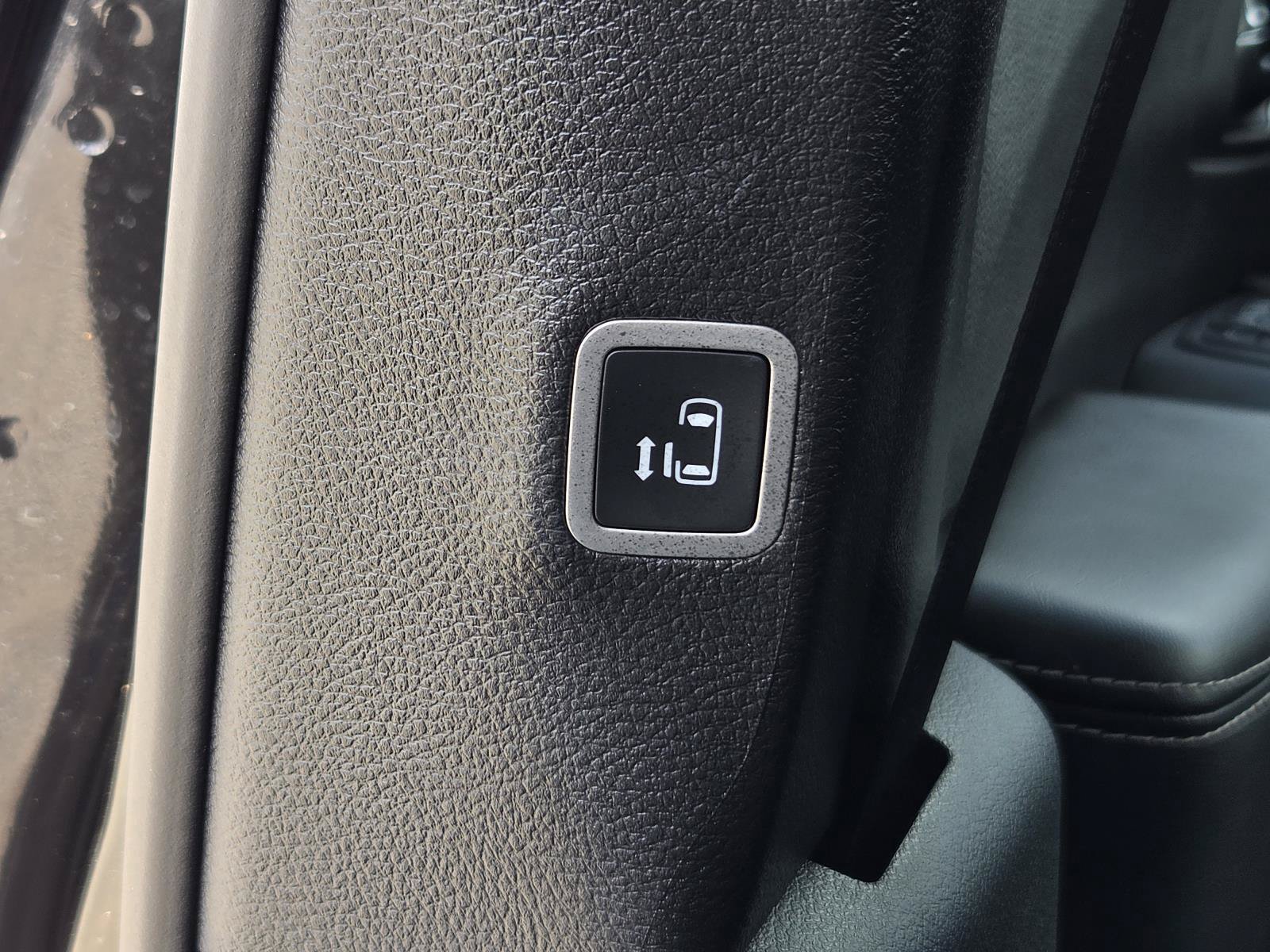 New 2027 Chrysler Pacifica Select FWD image 27