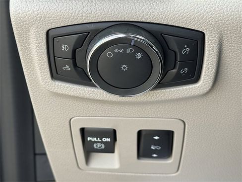 Used 2020 Ford F150 Limited w/ Trailer Tow Package image 21