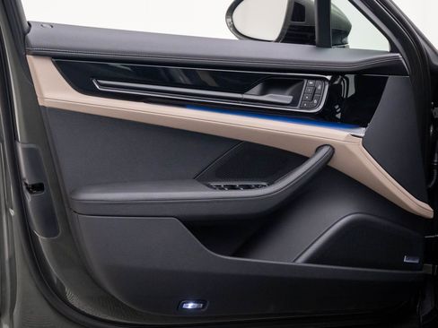 New 2026 Porsche Panamera 4 image 14