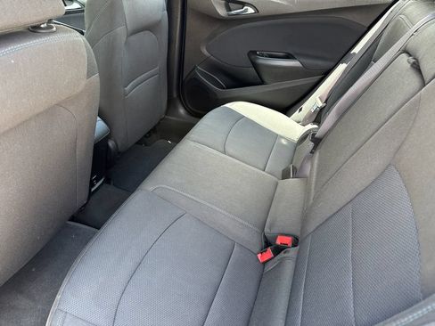 Used 2017 Chevrolet Cruze LT FWD image 16