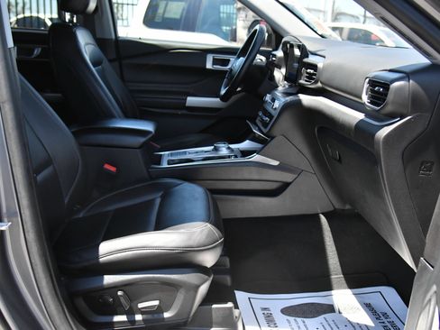 Used 2023 Ford Explorer XLT w/ Equipment Group 202A RWD image 47