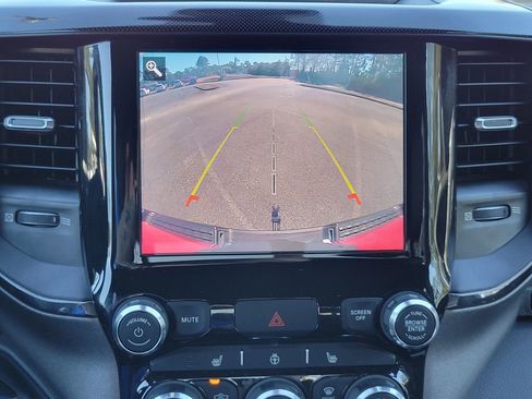 Used 2021 RAM 1500 Big Horn w/ Built-to-serve Edition image 24