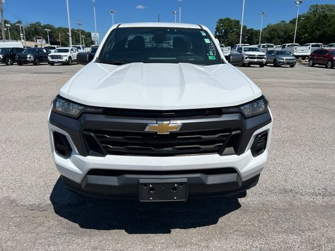 Used 2023 Chevrolet Colorado LT AWD/4WD image 2