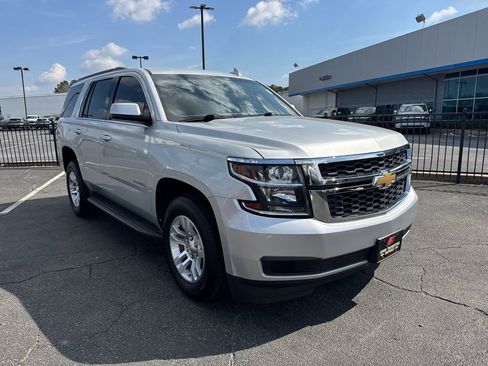 Used 2017 Chevrolet Tahoe LT image 4