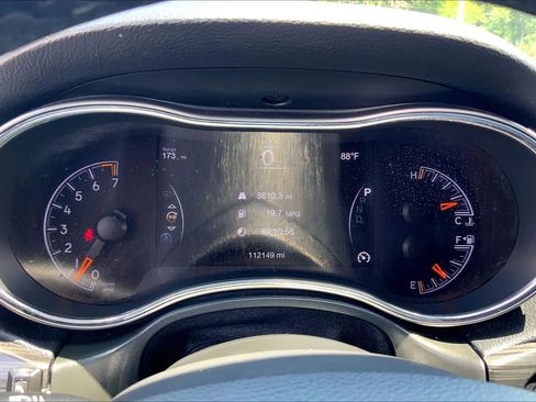 Used 2021 Jeep Grand Cherokee Laredo RWD image 26