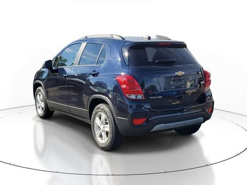 Used 2022 Chevrolet Trax LT w/ LT Convenience Package AWD/4WD image 4