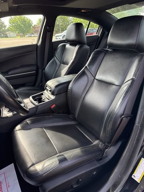 Used 2022 Dodge Charger SXT w/ Leather Interior Group RWD image 10