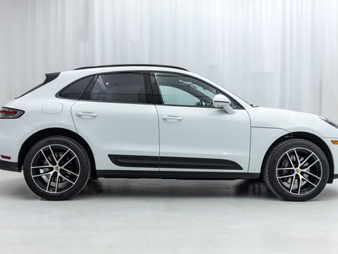Used 2023 Porsche Macan AWD/4WD image 29