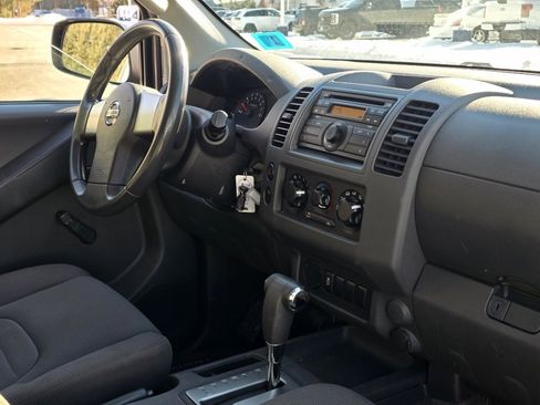 Used 2013 Nissan Frontier S image 19