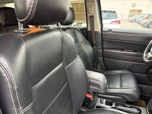 Used 2016 Jeep Patriot High Altitude AWD/4WD image 21